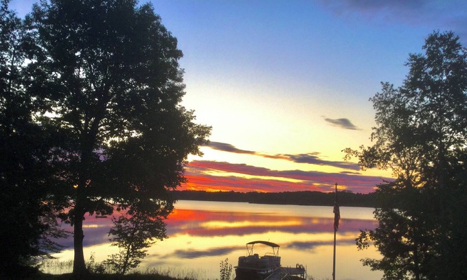 Saint Albans House | Big Indian Lake House - PONTOON BOAT USE INCLUDED