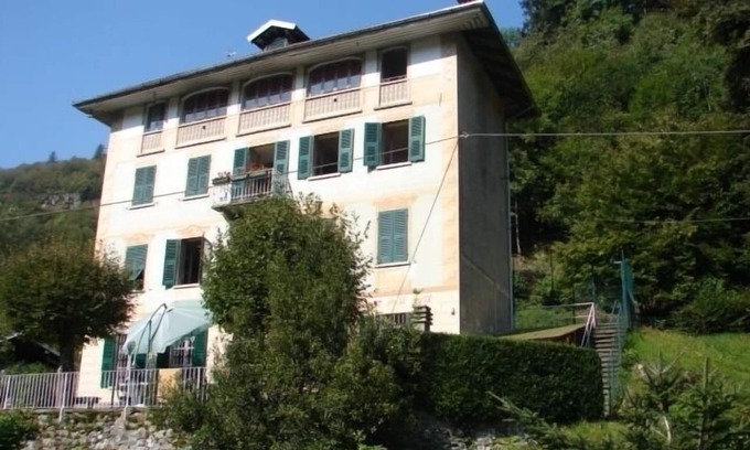 Varallo House | Big manor house built in 1905 in a nice and quiet hamlet in Valsesia