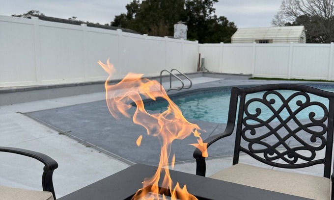 Tampa House | Big Modern Home with Pool - Prime Location!