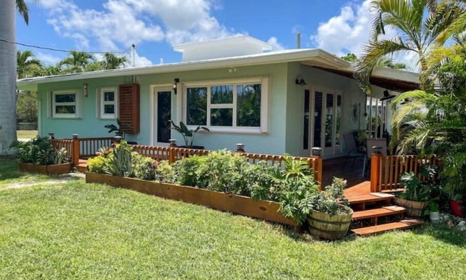 Port Pine Heights House | Big Pine Waterfront Getaway