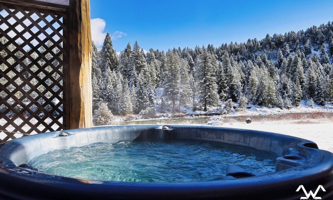 Gallatin Gateway Cabin | Big Sky - BIG Cabin! Your Winter Dreamland! Stunning, Huge Home on the Gallatin