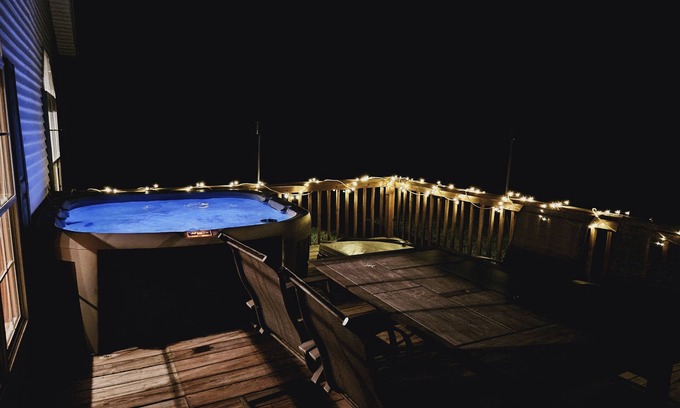 Alto Pass Cabin | Big Sky Cabin! Hot Tub! On the Wine Trail! Fire Pit! Pool Table! Large Deck!n