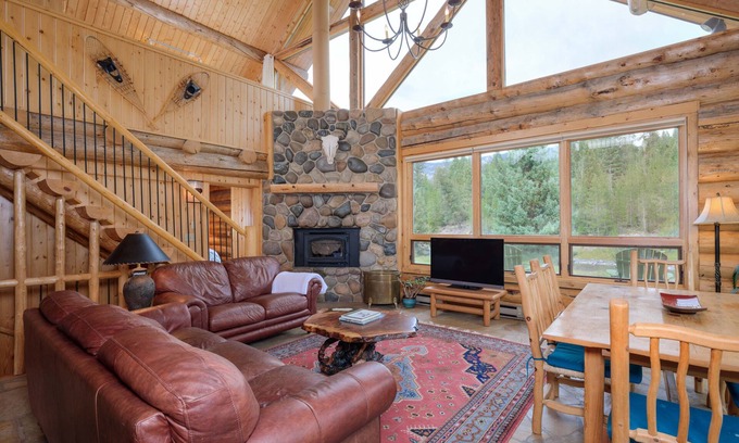 Gallatin Gateway House | Big Sky, Montana Luxury Riverfront Home