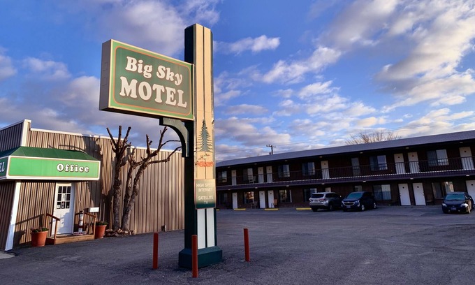 Roundup Hotel | Big Sky Motel