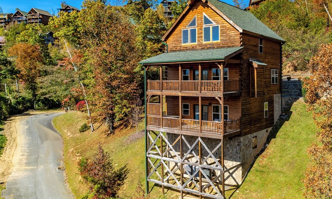 Gatlinburg Cabin | Big Sky: Mountain-Side Cabin Surrounded by Majestic Views Only 2 Miles from Gatlinburg