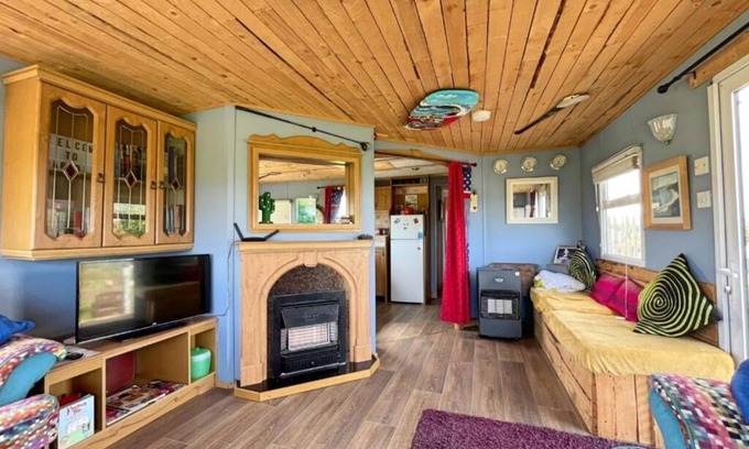 Lecamy House | Big Sky Oceanview Retreat - Sleep 6