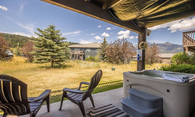 Big Sky House | Big Sky Town Center condo w/gorgeous views and hot tub! - Firelight Mountain Bearadise