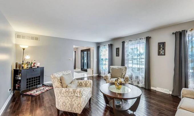 Lombard House | Big, spacious, clean, modern, and comfortable house in great location!