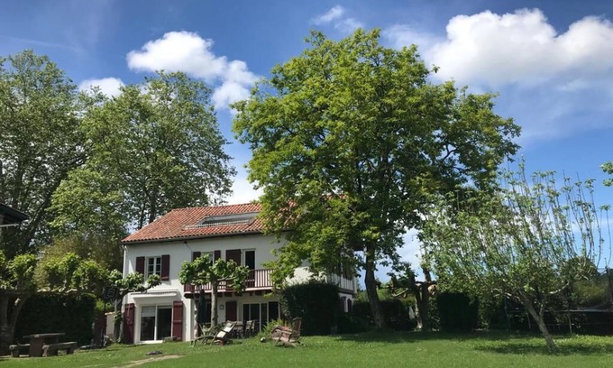 Ascain House | Big traditional basque villa with enclosed garden