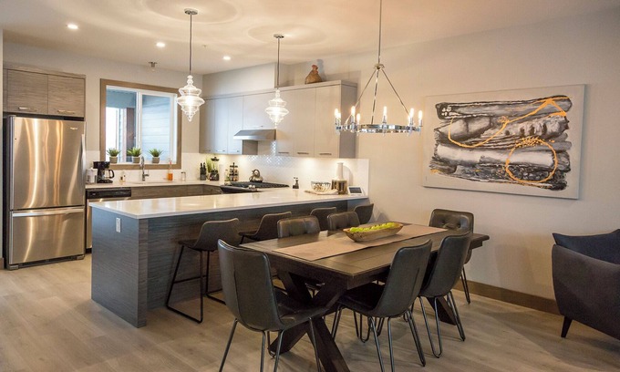 Big White Ski Resort House | BIG WHITE SKI IN SKI OUTnBRAND NEW CABIN SLEEPS 11