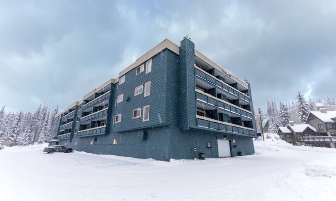 Big White Ski Resort Apartment | Big White Studio in the Heart of the Village