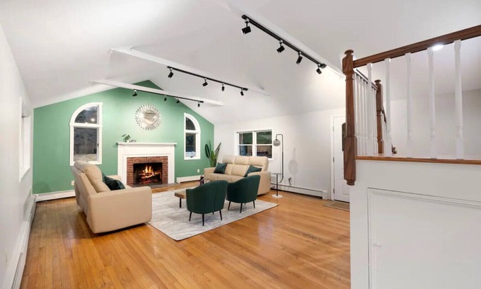 Town of Ramapo House | Big Yard, Pool, Fire Pit & Billiards!