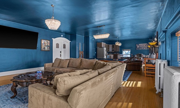 Duluth House | Billiards Suite | 1,100sqft Lounge Inspired Luxury