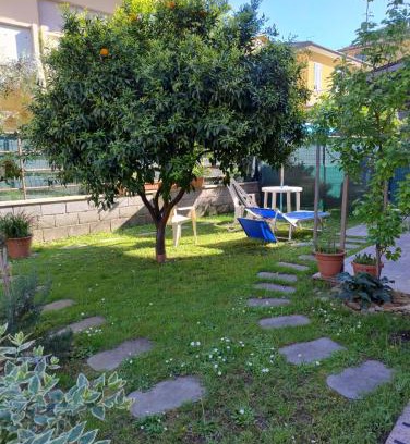Marina di Massa Apartment | Bilocale climatizzato a 850m dalla spiaggia Casa Katia