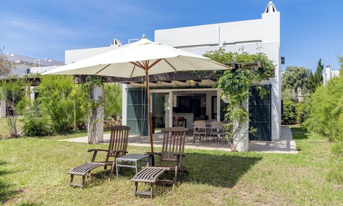 Marina de Son Ganxo Villa | Biniancolla Heura villa with communal pool