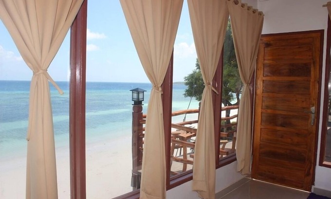 Bira Bed & Breakfast | Bira Panda Beach 2