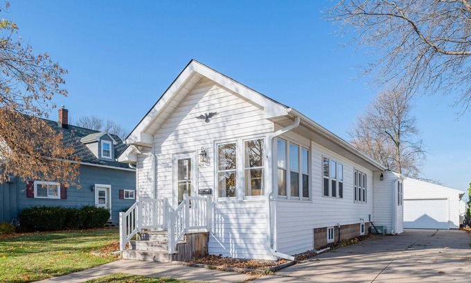 Kimberly House | Birch Summary: ✦ 20 m
