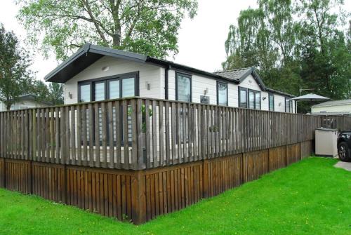 Jedburgh House | Birch Tree Lodge 96 Main park
