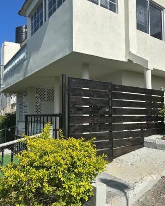 Snow Hill Apartment | Bird Bliss Burlington Portland