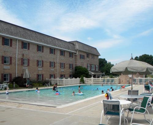 Bird In Hand Hotel | Bird-in-Hand Family Inn