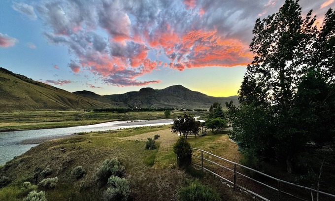 Gardiner Apartment | Bird's-Eye view of the Yellowstone River.