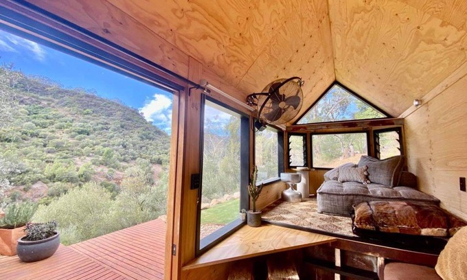 Horsnell Gully House | Bird - the Tiny House in the trees