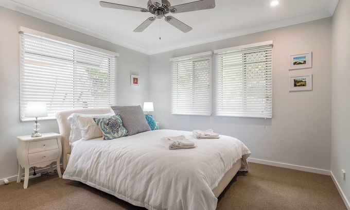 Yeronga House | BirdCall Yeronga 1Bed Couples Retreat Close to City