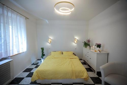 Szentimrevaros Apartment | Birdnest Apartment