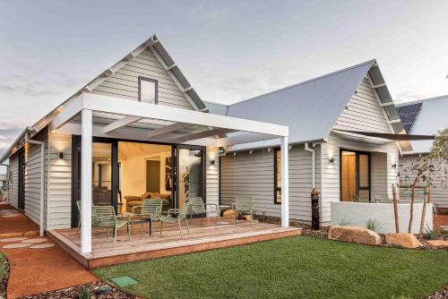 Witchcliffe House | Birdnest Kookaburra