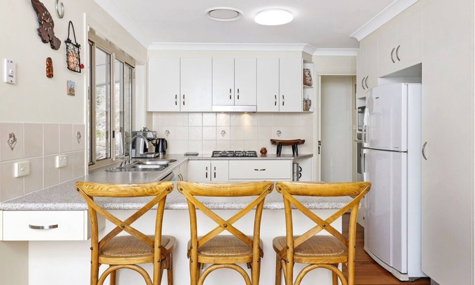 North Boambee Valley House | Birdsong Retreat - a quiet oasis