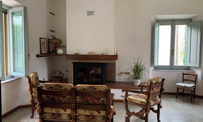 Poggio Bed & Breakfast | Birillina al Poggio bright house with fireplace, pets allowed.