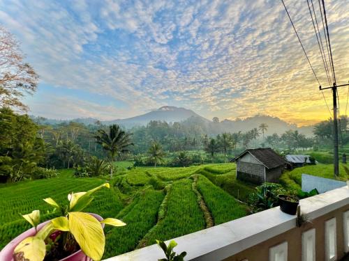 Sidemen House | Bisbis House Iseh village