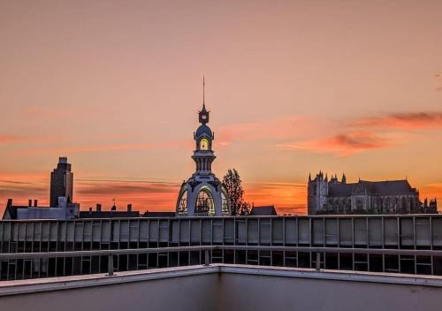 Madeleine-Champ de Mars Apartment | Biscuiterie Terrasse parking centre ville