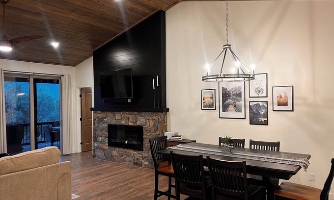 Show Low House | Bison Haven Cabin-Your Home Away from Home