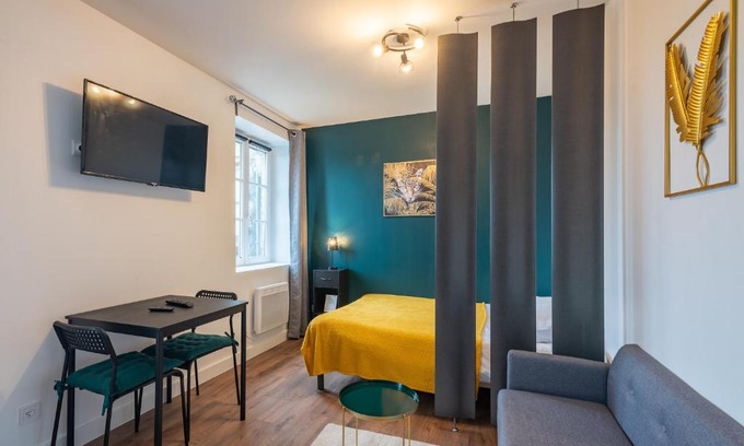 Nazelles-Negron Apartment | Bistrot 8