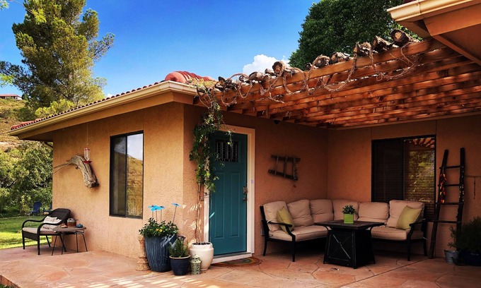 Clarkdale House | Bitter Creek Villa Suite - Hilltop Oasis—hot tub & free kayaking