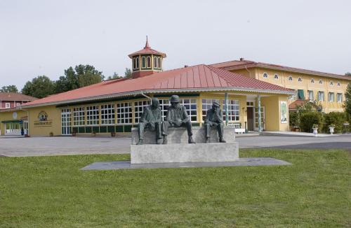 Vimmerby Hotel | Björkbackens Karaktärshotell
