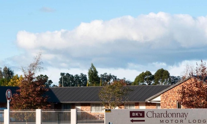 Solway Hotel | BK's Chardonnay Motor Lodge