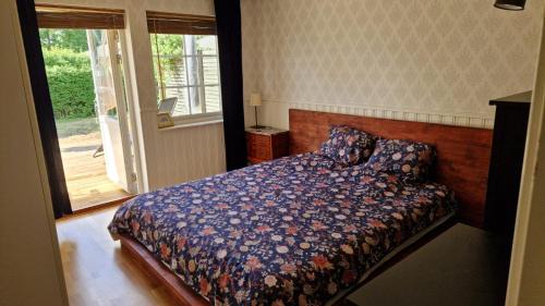 Farjestaden House | Blå rummet - Rum nära bad och centrum - Sängkläder & handdukar ingår
