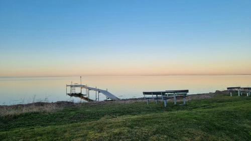Maribo House | Blåt Sommerhus På Idylliske Askø