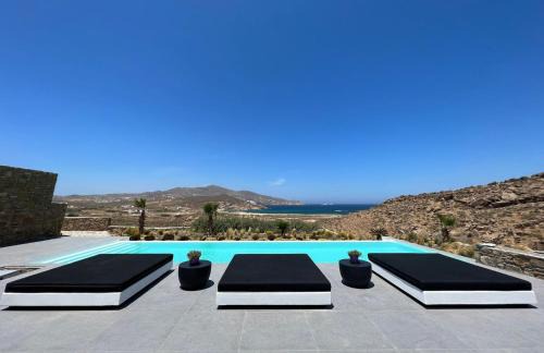 Ftelia Villa | BLACK AND WHITE VILLAS FTELIA - MYKONOS