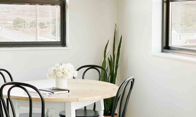 San Luis Obispo House | Black Barn Ranch: Pet Friendly with Hill Views + Downtown Close