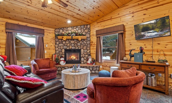 Greer Cabin | Black Bear Chalet (Cabin 105)