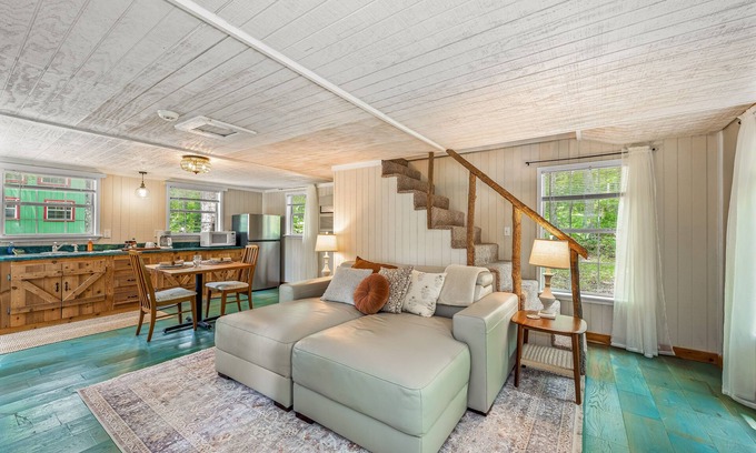 Mentone Cottage | Black Bear