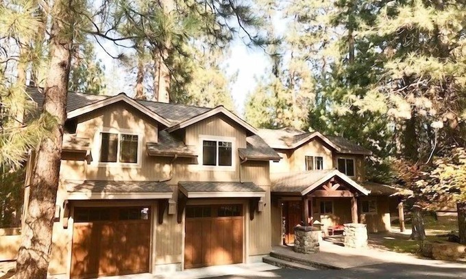 Black Butte Ranch House | Black Butte Ranch South Meadow 053