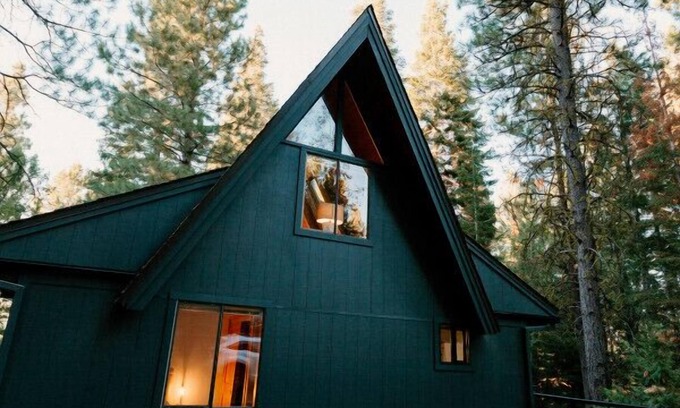 Black Butte Ranch Cabin | Black Butte Ranch: Modern Cabin Retreat, sleeps 8