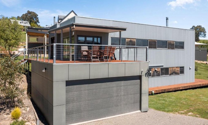 Merrijig House | Black Diamond - Luxury Alpine Home in Merrijig - Sleeps 14