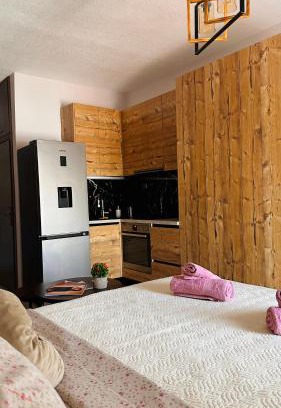 Drama Apartment | Black Flox AparTment