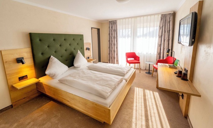 Elzach Apartment | Black Forest - Double room with balcony and TV