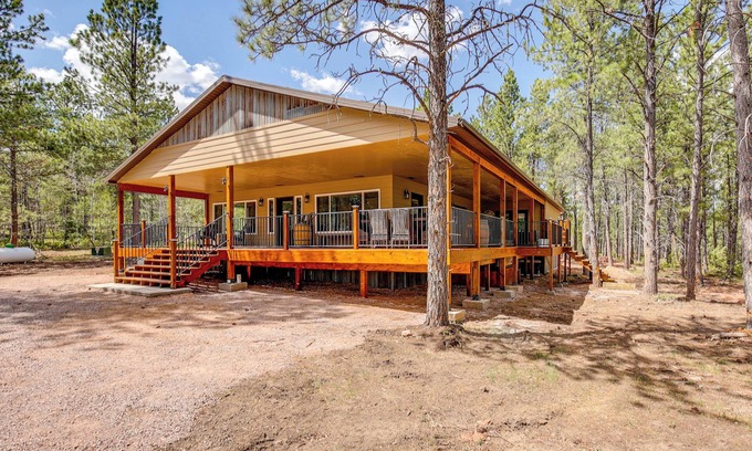 Newcastle House | Black Hills Vacation Lodge: New Home! Just Opened!